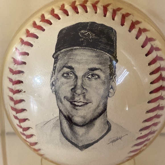 CAL RIPKEN JR COMMEMORATIVE BASEBALL - Picture 5 of 13